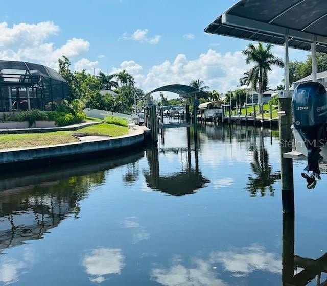 BOATING LOVERS ALERT! SAILBOAT WATER. CANAL FRONT. DIRECT ACCESS - Beach Home for sale in Bradenton, Florida on Beachhouse.com