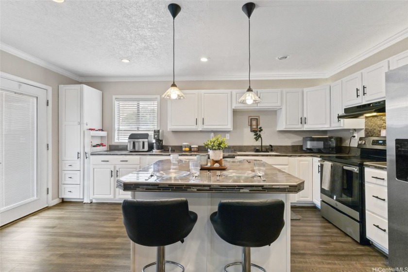 Next OPEN HOUSE will be on SUN 11/16 from 2-5 pm. Owner occupied - Beach Home for sale in Waianae, Hawaii on Beachhouse.com