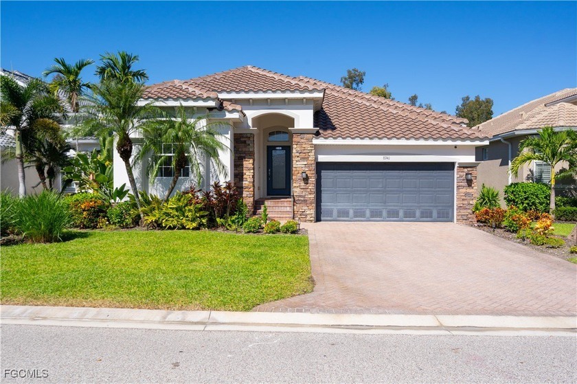 *$10,000 buyer incentive with full price offer!* Stunning POOL - Beach Home for sale in Fort Myers, Florida on Beachhouse.com