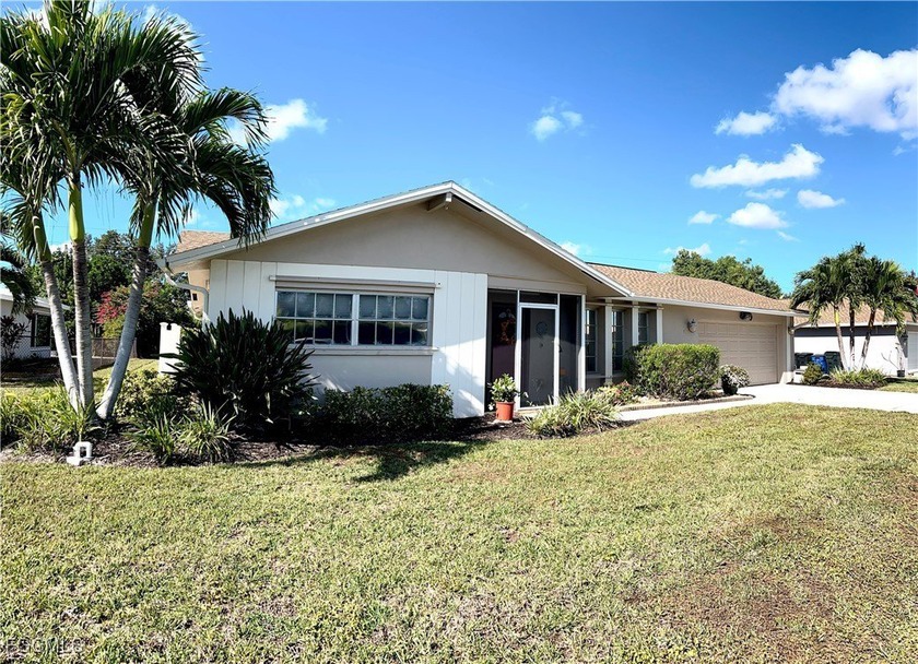 NEW LISTING! This well maintained 3 Bedroom, 2 Bath Pool Home is - Beach Home for sale in Fort Myers, Florida on Beachhouse.com