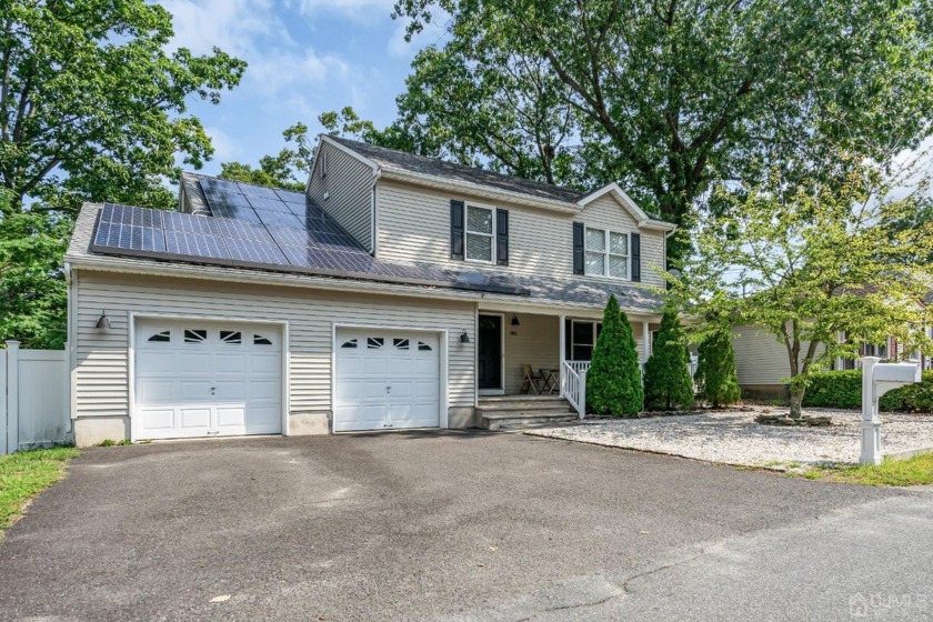 Welcome to this pristine colonial home in the Cedarwood Park - Beach Home for sale in Brick, New Jersey on Beachhouse.com