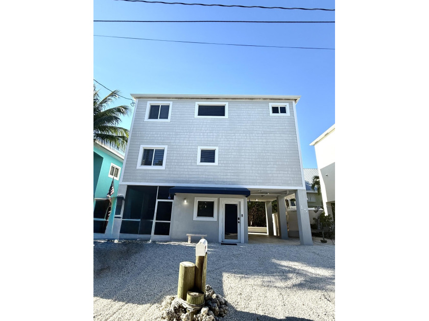 Spacious CBS home featuring an open floor plan and - Beach Home for sale in Key Largo, Florida on Beachhouse.com