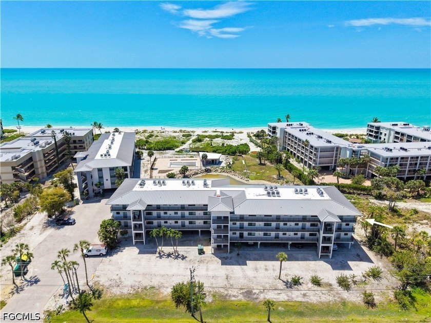 Spectacular Gulf views from this top floor, corner unit with a - Beach Condo for sale in Sanibel, Florida on Beachhouse.com