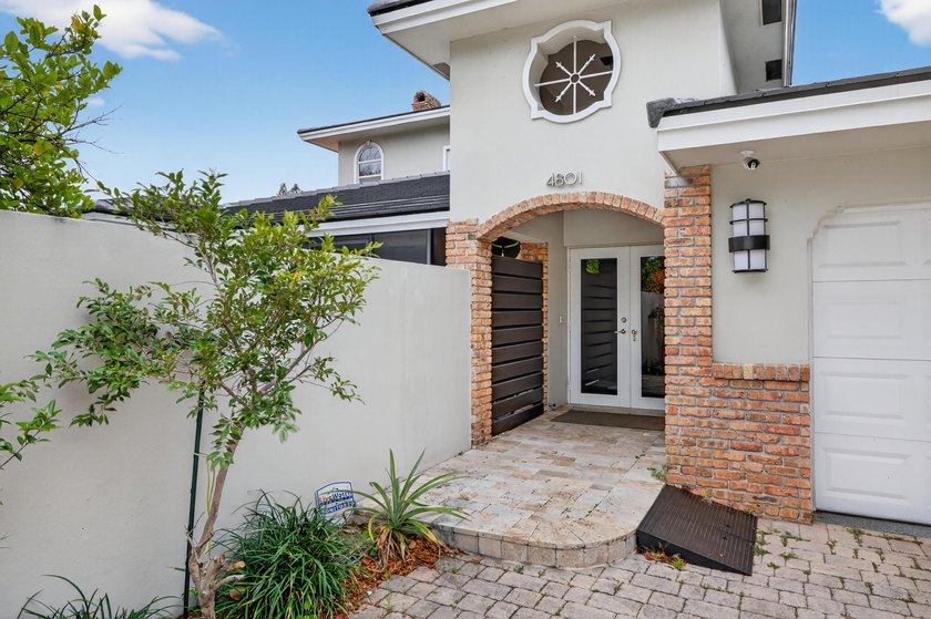 The Perfect Family Home in Wonderful Coral Ridge Country Club - Beach Home for sale in Fort Lauderdale, Florida on Beachhouse.com