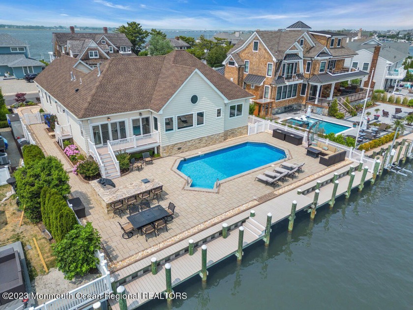 Tucked away in desirable Curtis Point, only steps to the beach - Beach Home for sale in Mantoloking, New Jersey on Beachhouse.com