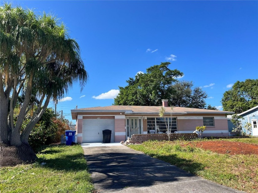 Under contract-accepting backup offers. 3 bed, 1 bath home - Beach Home for sale in St. Petersburg, Florida on Beachhouse.com