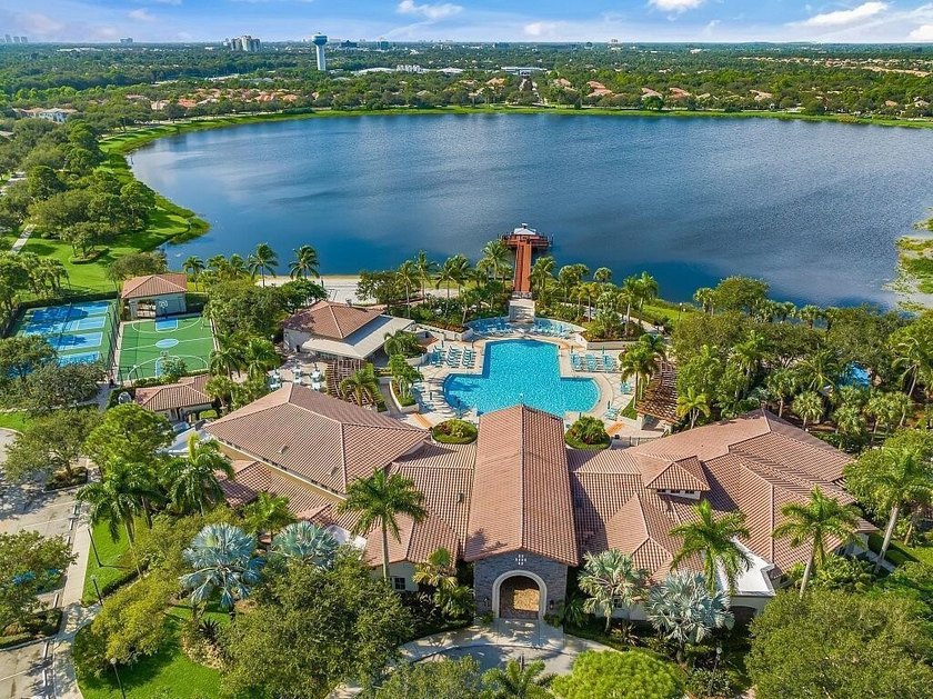 Hurry, Don't miss this perfect Florida home in the highly - Beach Home for sale in Palm Beach Gardens, Florida on Beachhouse.com
