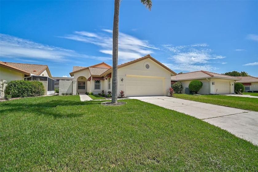 Welcome to this Rutenberg patio home featuring 2 bedrooms, 2 - Beach Home for sale in Bradenton, Florida on Beachhouse.com