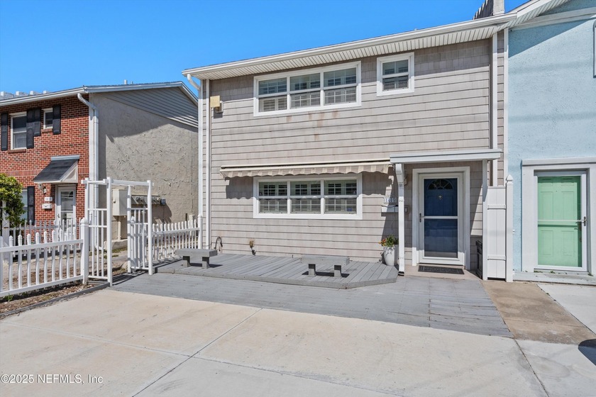 Just 4 blocks from the beautiful ocean, this charming end unit - Beach Condo for sale in Jacksonville Beach, Florida on Beachhouse.com
