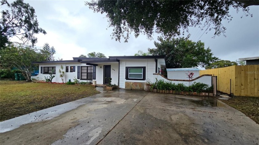 Charming 3-Bedroom Home in a Peaceful Residential Area
Don't - Beach Home for sale in Cocoa, Florida on Beachhouse.com