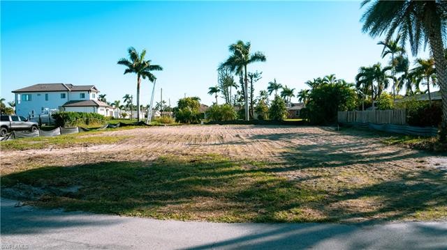 READY TO BUILD NOW! Indulge in the opportunity to create your - Beach Lot for sale in Cape Coral, Florida on Beachhouse.com