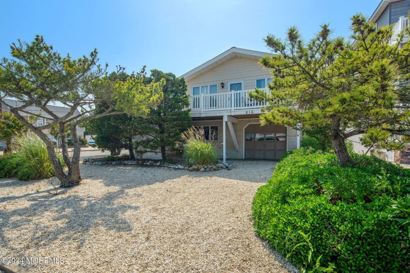 Welcome to 816 N. Barnegat.  Well maintained, 3 bed 2 bath - Beach Home for sale in Surf City, New Jersey on Beachhouse.com