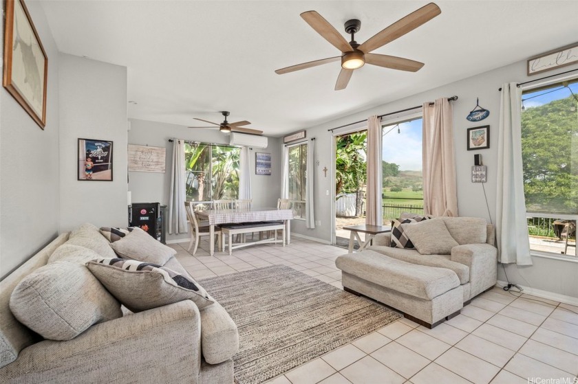 Enjoy serene golf course living in the heart of Kapolei! This - Beach Home for sale in Kapolei, Hawaii on Beachhouse.com