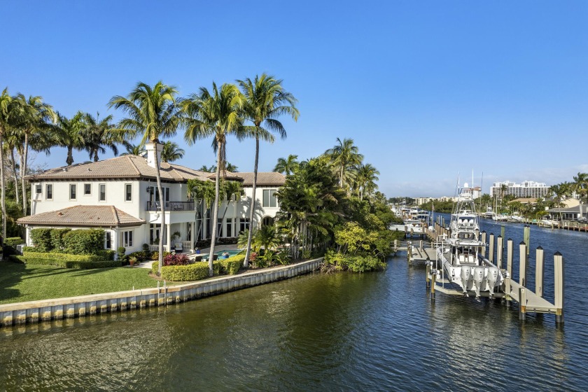 Indulge in the finest deep water dockage, capable of - Beach Home for sale in North Palm Beach, Florida on Beachhouse.com