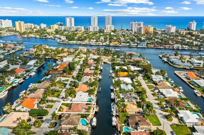 Boaters - Deepwater-No fixed bridges!  2408 sq. ft.  3/2 - Beach Home for sale in Pompano Beach, Florida on Beachhouse.com