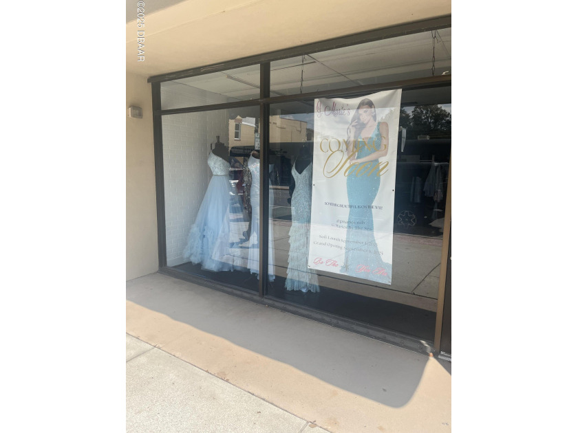 This 1,920 SF single-tenant retail building sits in the heart of - Beach Commercial for sale in New Smyrna Beach, Florida on Beachhouse.com