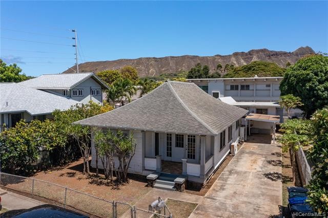 Looking for an investment opportunity with multiple detached - Beach Home for sale in Honolulu, Hawaii on Beachhouse.com