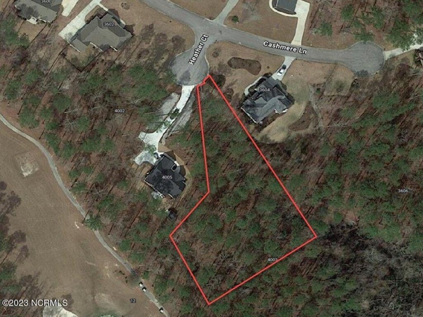 Consider this large, wooded lot, tucked away off the 12th green - Beach Lot for sale in New Bern, North Carolina on Beachhouse.com