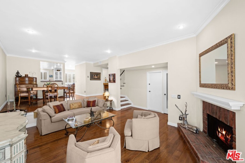 Welcome to 1622 Palisades Drive, a beautifully maintained - Beach Townhome/Townhouse for sale in Pacific Palisades, California on Beachhouse.com