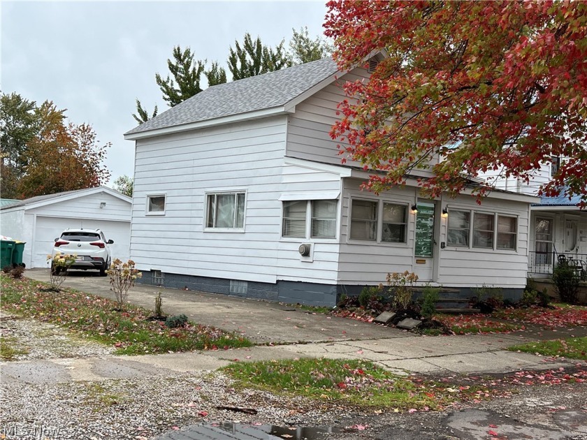 This home is located in a very friendly and solid neighborhood - Beach Home for sale in Conneaut, Ohio on Beachhouse.com