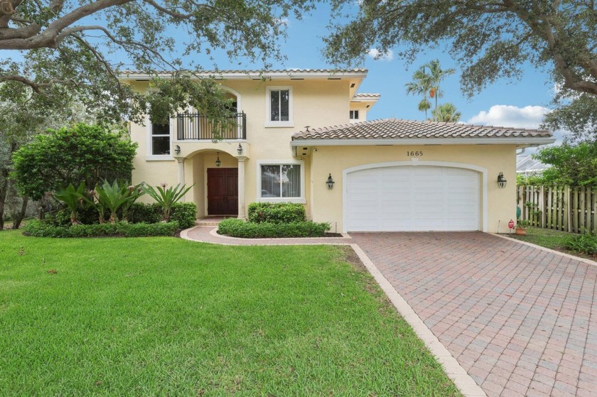 Location, location, location and traditional 2001 built pool - Beach Home for sale in Deerfield Beach, Florida on Beachhouse.com