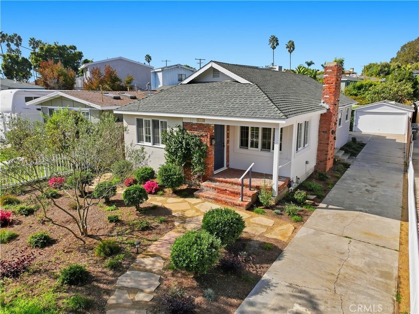 Super cute beach house on an amazing all usable 8,721 sq ft - Beach Home for sale in Redondo Beach, California on Beachhouse.com