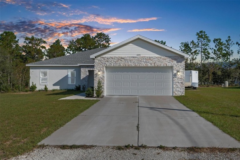 Welcome to this practically new and barely lived in home! ZERO - Beach Home for sale in Weeki Wachee, Florida on Beachhouse.com