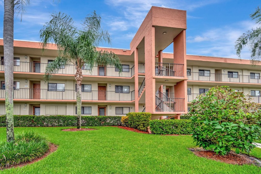 Welcome to 5598 Witney Drive, Delray Beach, FL, a stunning - Beach Condo for sale in Delray Beach, Florida on Beachhouse.com