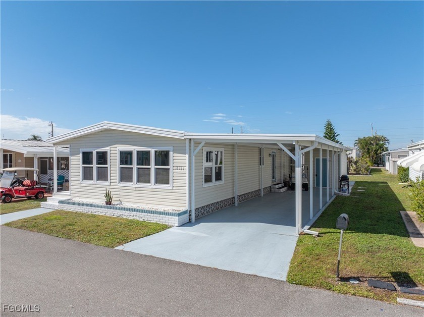 Welcome Home to Tamiami Village 55+! This beautifully maintained - Beach Home for sale in North Fort Myers, Florida on Beachhouse.com