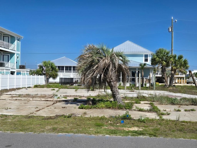 Secure your slice of potential paradise on Pier Road with this - Beach Lot for sale in Mexico Beach, Florida on Beachhouse.com