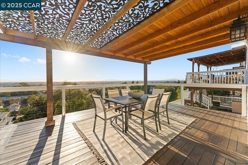 This San Leandro hillside home offers breathtaking panoramic - Beach Home for sale in San Leandro, California on Beachhouse.com