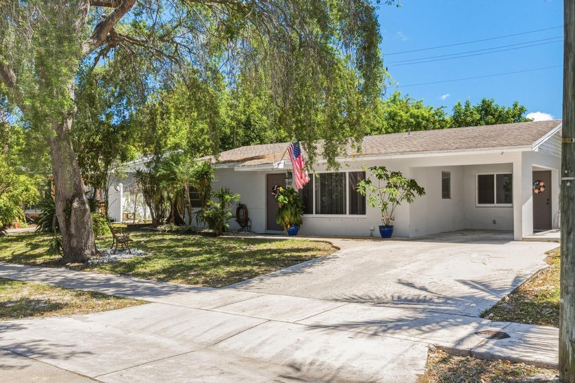 Private Remarks: Buyer alert-this is the kind of opportunity - Beach Home for sale in Deerfield Beach, Florida on Beachhouse.com