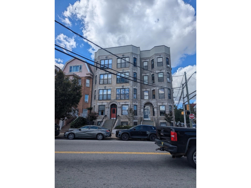 Welcome to this oversized studio condominium that perfectly - Beach Condo for sale in Weehawken, New Jersey on Beachhouse.com