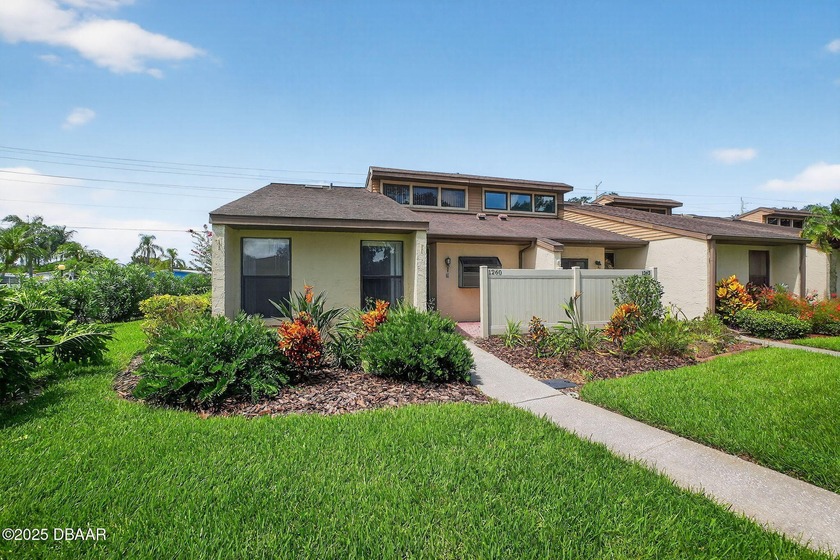 Welcome to Charter Oaks, a peaceful, tree-lined community where - Beach Townhome/Townhouse for sale in Holly Hill, Florida on Beachhouse.com