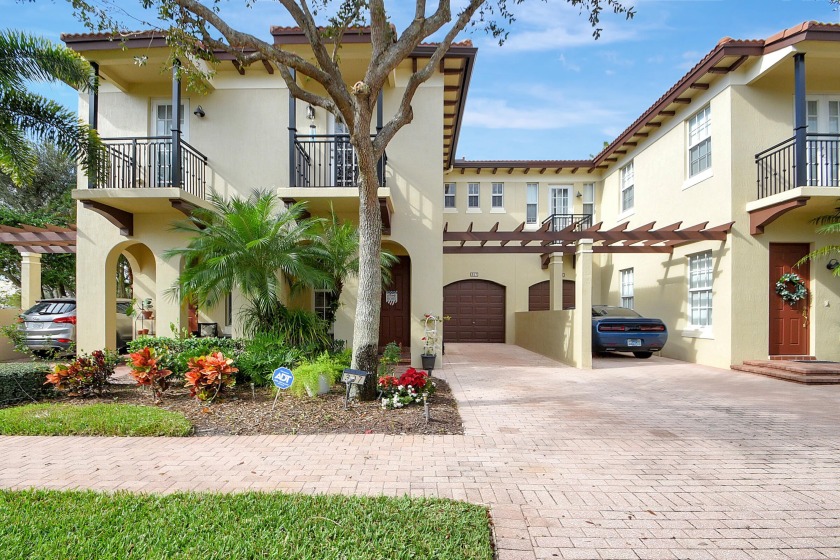 **THE LOW HOA OF 350 PER MONTH INCLUDES ROOF MAINTENANCE, POOL & - Beach Townhome/Townhouse for sale in West Palm Beach, Florida on Beachhouse.com