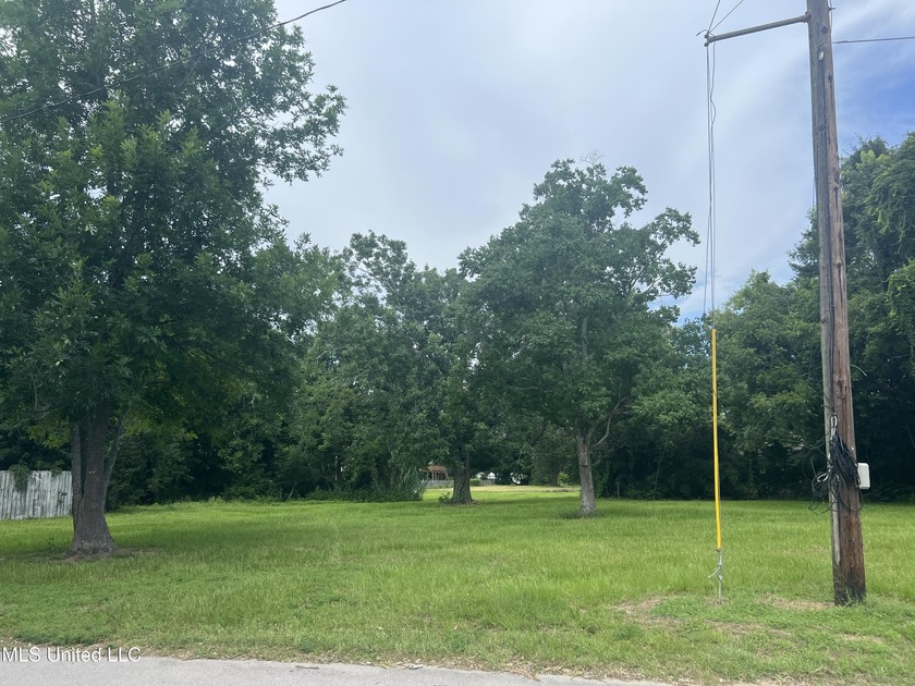 This cleared vacant lot offers a blank canvas for your - Beach Lot for sale in Biloxi, Mississippi on Beachhouse.com