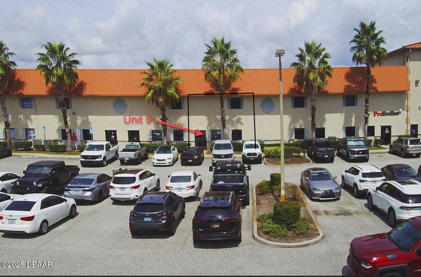 Open, high ceilinged and sprinkled warehouse with secured - Beach Commercial for sale in Ormond Beach, Florida on Beachhouse.com