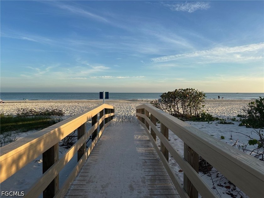 Here's your opportunity to own a slice of paradise at the - Beach Condo for sale in Sanibel, Florida on Beachhouse.com