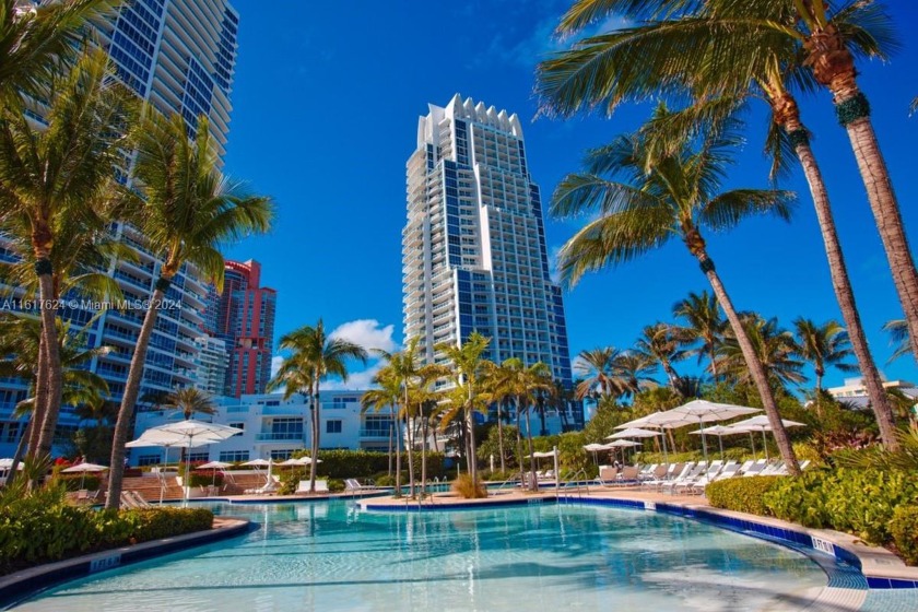 The perfect *pied-a-terre*. Enjoy the amazing lifestyle that - Beach Condo for sale in Miami Beach, Florida on Beachhouse.com