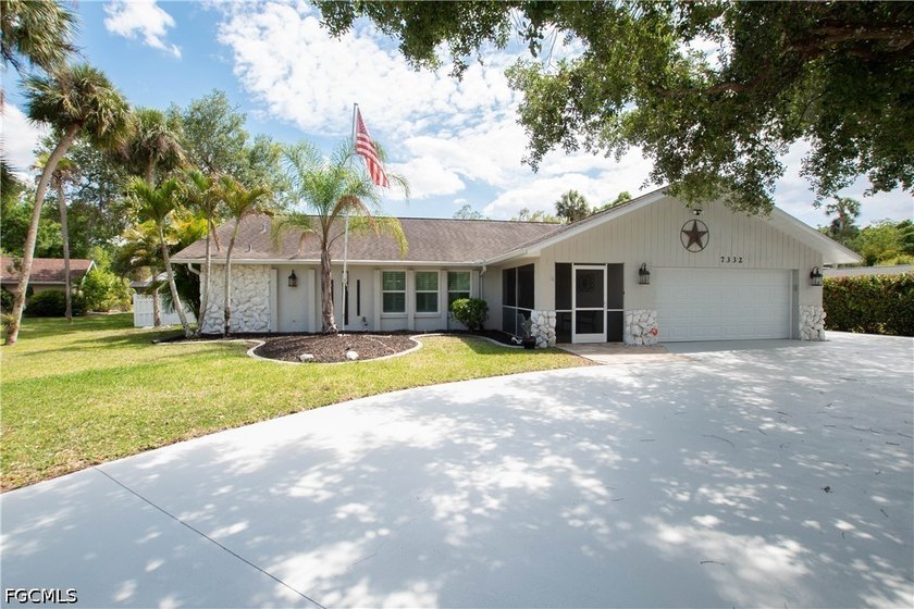 Assumable 2.5% FHA Loan - Rare Opportunity! Experience the - Beach Home for sale in North Fort Myers, Florida on Beachhouse.com