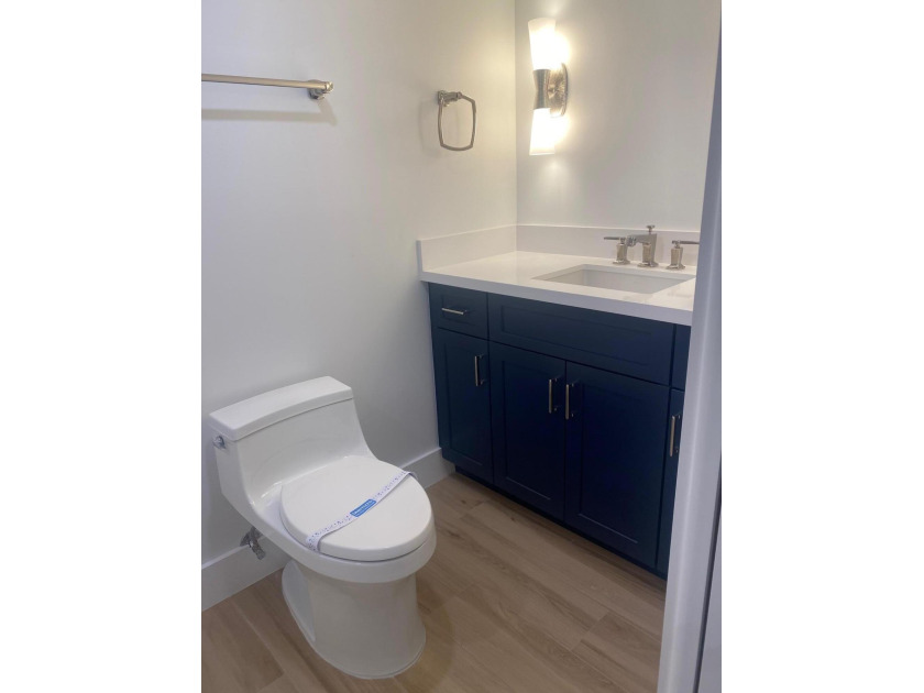 Discover the ultimate in waterfront living at Buttonwood Bay in - Beach Home for sale in Key Largo, Florida on Beachhouse.com