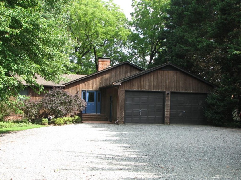 This spectacular 3 bedroom ranch is located on the Glebe, off of - Beach Home for sale in Lottsburg, Virginia on Beachhouse.com