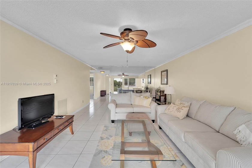 A TOP-RATED 55+ COMMUNITY! Beautifully maintained 2/2 condo in - Beach Condo for sale in Sunrise, Florida on Beachhouse.com
