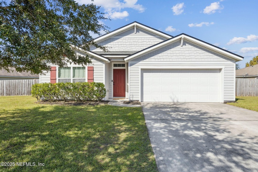 Welcome home to this 4-bedroom, 2-bath DR Horton Home in the - Beach Home for sale in Green Cove Springs, Florida on Beachhouse.com