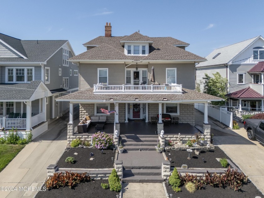 Impressive 7-bedroom, 4.5-bathroom 3,112 sq ft seashore colonial - Beach Home for sale in Bradley Beach, New Jersey on Beachhouse.com