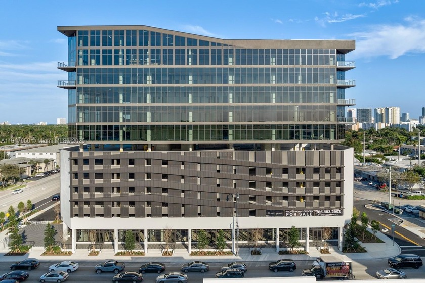 EXCELLENT MEDICAL OR PROFESSIONAL OFFICE SPACE IN THIS BRAND NEW - Beach Commercial for sale in Hallandale Beach, Florida on Beachhouse.com