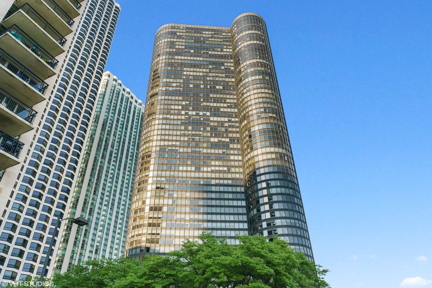 Beautifully renovated 1BR/1BA at Harbor Point in Lakeshore East! - Beach Condo for sale in Chicago, Illinois on Beachhouse.com