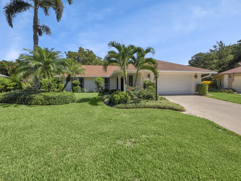 Charming 2-Bedroom Home in Hobe Sound's Premier 55+ - Beach Home for sale in Hobe Sound, Florida on Beachhouse.com