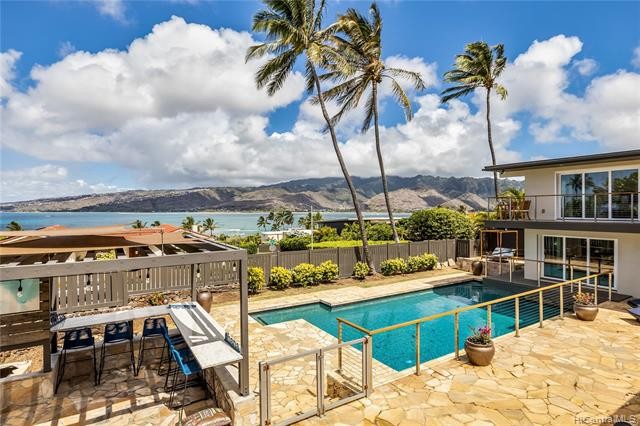 This astonishing and sophisticated home fits today's modern - Beach Home for sale in Honolulu, Hawaii on Beachhouse.com