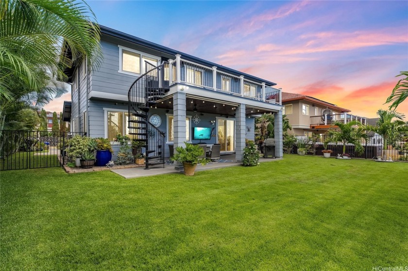 Your paradise awaits in this move-in ready rim-lot home offering - Beach Home for sale in Kapolei, Hawaii on Beachhouse.com